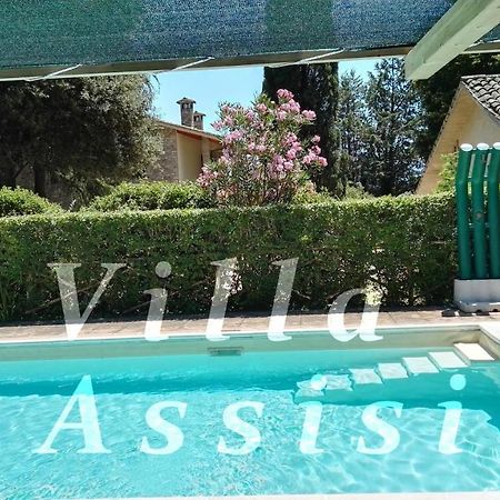 Villa Con Piscina Assisi Bagian luar foto